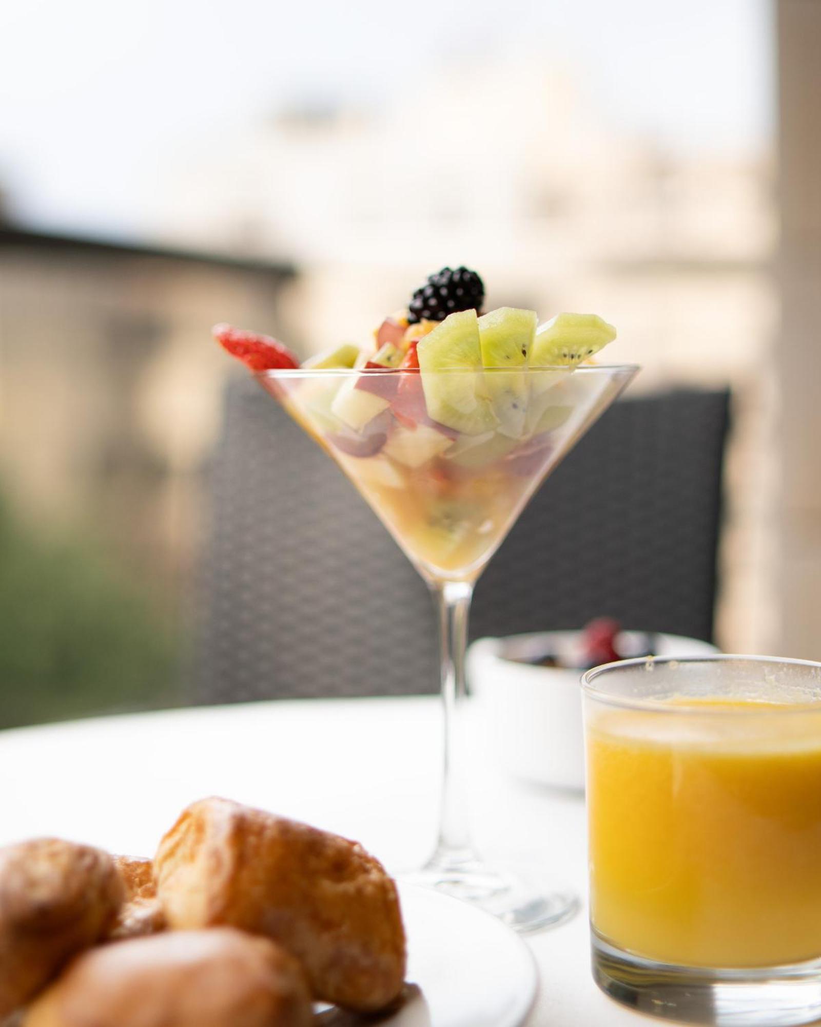 The Parisian Hotel Бейрут Екстер'єр фото