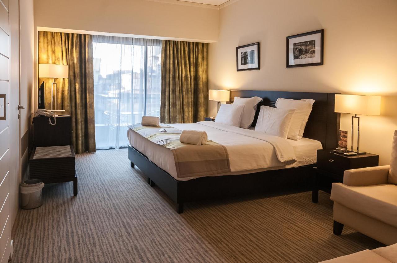 The Parisian Hotel Бейрут Екстер'єр фото